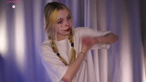 Lana online show from March 12, 2:42 pm