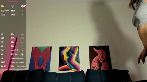 trixibell online show from April 9, 4:15 am