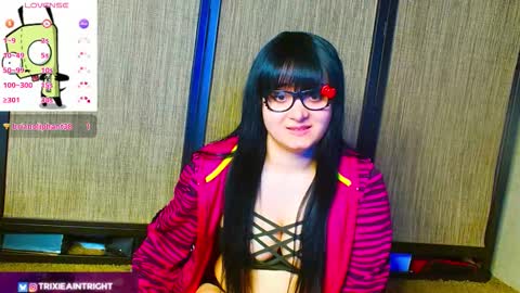trixiedoescamcam online show from November 4, 11:32 pm