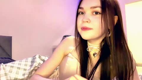 Esmi online show from April 26, 3:10 pm