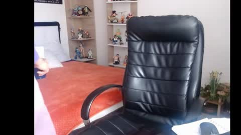 tucomplic69 online show from April 22, 2:03 pm