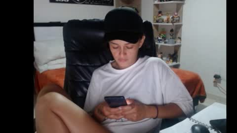 tucomplic69 online show from April 21, 12:14 am