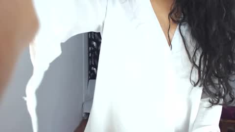 Snapshot of tuti_sex chatting on January 14, 3:01 am tuti online show from January 14, 3:01 am