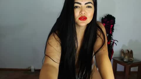 Snapshot of tuti_sex chatting on March 1, 1:53 am tuti online show from March 1, 1:53 am