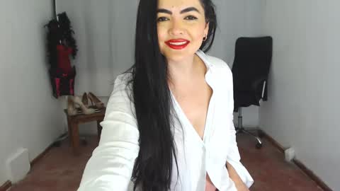 Snapshot of tuti_sex chatting on January 24, 1:56 am tuti online show from January 24, 1:56 am