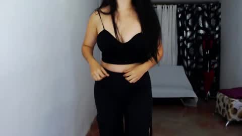 Snapshot of tuti_sex chatting on December 30, 2:20 am tuti online show from December 30, 2:20 am