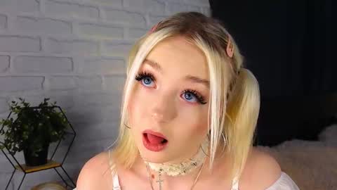 twinklefluff online show from October 1, 4:01 pm