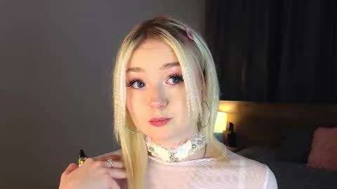 twinklefluff online show from October 28, 4:24 pm