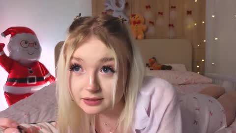 twinklefluff online show from December 21, 5:28 pm