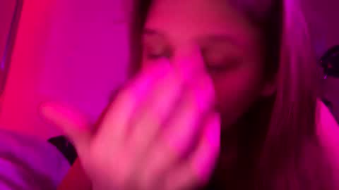 twizzler_twizzle online show from February 18, 6:29 pm