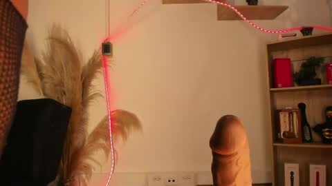 tylla__ online show from April 27, 5:59 am