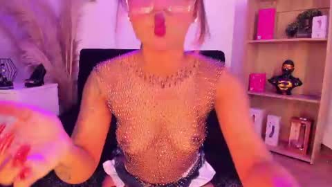 tylla__ online show from July 3, 3:01 am