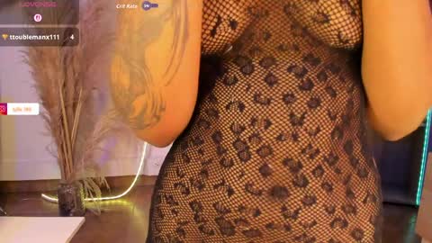 tylla__ online show from April 17, 3:52 am