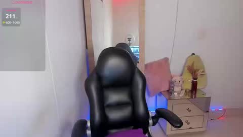 tylor_love online show from March 12, 10:23 pm