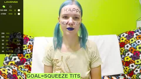 Snapshot of ultra_meow chatting on December 30, 6:05 pm Roxy online show from December 30, 6:05 pm