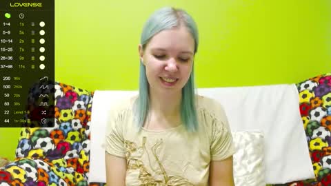 Snapshot of ultra_meow chatting on January 22, 11:43 pm Roxy online show from January 22, 11:43 pm