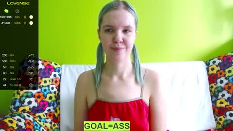 Snapshot of ultra_meow chatting on February 8, 7:37 am Roxy online show from February 8, 7:37 am