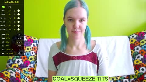 Snapshot of ultra_meow chatting on January 9, 10:41 am Roxy online show from January 9, 10:41 am