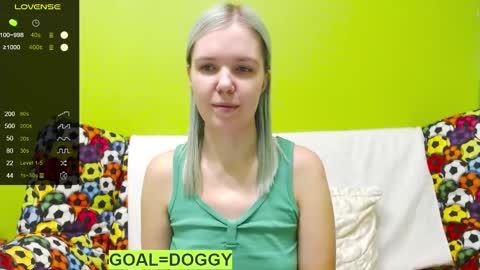 Snapshot of ultra_meow chatting on February 8, 6:55 pm Roxy online show from February 8, 6:55 pm