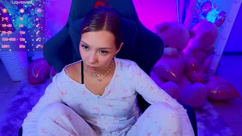 umpa_lummpa_ online show from February 12, 12:18 pm