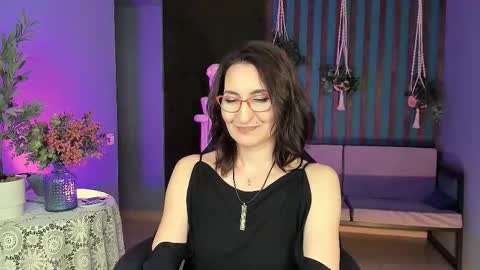 UnaTera online show from October 11, 7:57 am