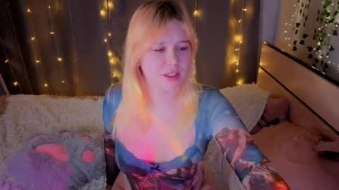 unburntkatniss online show from April 17, 1:35 pm