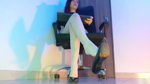   online show from March 8, 2:37 am