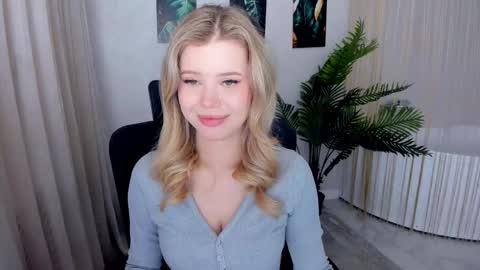 Alice online show from April 22, 8:50 pm