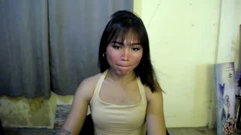 ur_miss_xoxo online show from August 3, 8:29 am