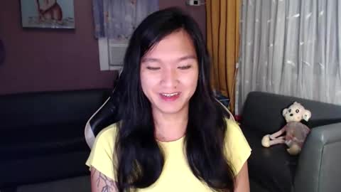 NEWRA  ALLISON online show from December 5, 12:43 am