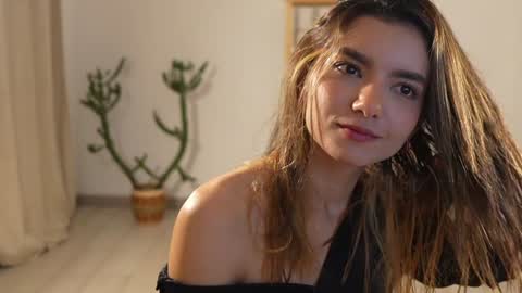 Linda Restrepo online show from December 21, 11:02 pm