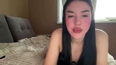 Snapshot of urdevilbaby chatting on February 10, 6:42 am Margo online show from February 10, 6:42 am