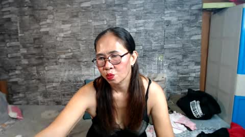 urhotvivian11 online show from July 14, 2:05 am