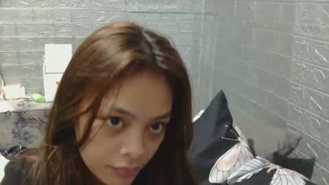 juliana online show from April 1, 4:15 pm