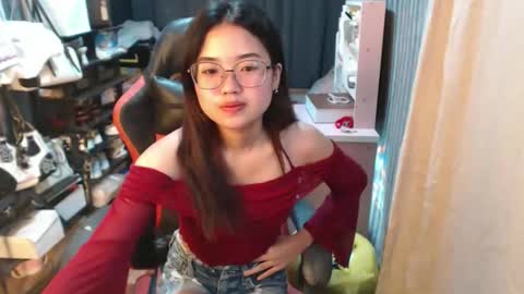 Snapshot of urlovelychinita chatting on October 2, 1:43 am urlovelychinita online show from October 2, 1:43 am