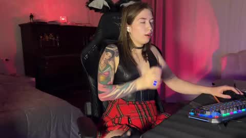 urmissalice online show from February 18, 6:49 pm