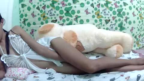 Snapshot of urmorenasexygirl4u chatting on September 29, 2:44 pm It me SHELLA online show from September 29, 2:44 pm