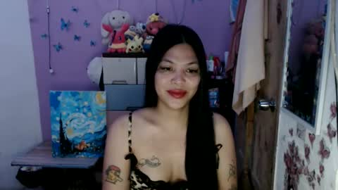 hi im kim online show from June 8, 12:17 am