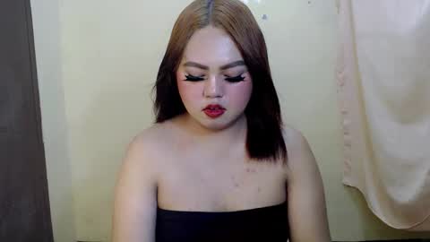 maxie online show from April 26, 7:50 am