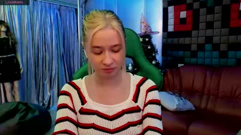 Leila online show from January 18, 9:11 pm