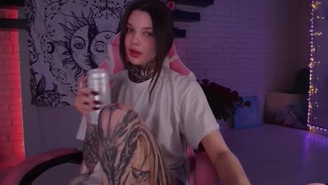 Snapshot of uwu_eva chatting on February 13, 8:38 am Eva online show from February 13, 8:38 am