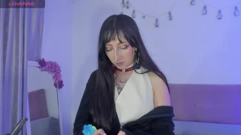 v1cky_ online show from May 2, 1:09 am
