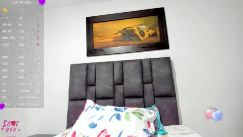 Vahiolet smith online show from April 23, 3:25 am