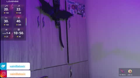 Vainilla Independent model online show from March 3, 1:55 am