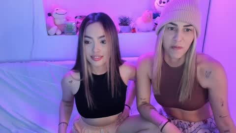 vaiolett_69 online show from April 5, 2:32 am