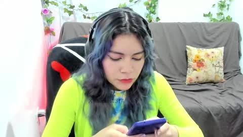 Vaiolet1314 online show from February 8, 1:31 am