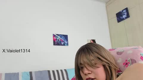 Snapshot of vaioletuwu chatting on February 10, 1:44 pm Vaiolet1314 online show from February 10, 1:44 pm