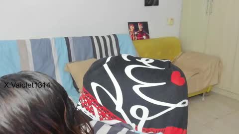 Snapshot of vaioletuwu chatting on February 16, 3:26 am Vaiolet1314 online show from February 16, 3:26 am