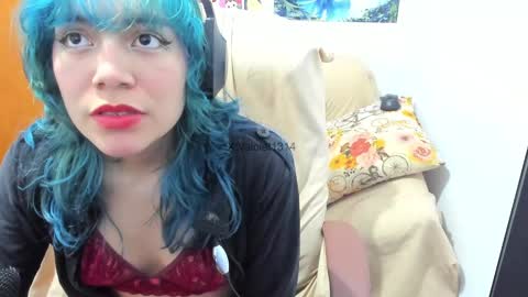 Snapshot of vaioletuwu chatting on October 12, 3:42 am Vaiolet1314 online show from October 12, 3:42 am