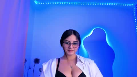 Snapshot of val_ferrer chatting on October 1, 12:04 am Valeria online show from October 1, 12:04 am